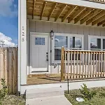 New Build 5 Min To Broadway Sleeps 10