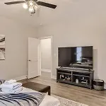 Holiday home New Build 5 Min To Broadway Sleeps 10