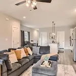 Holiday home New Build 5 Min To Broadway Sleeps 10 *