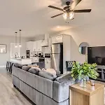 New Build 5 Min To Broadway Sleeps 10 *