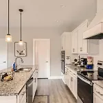 New Build 5 Min To Broadway Sleeps 10 * Nashville