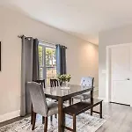 New Build 5 Min To Broadway Sleeps 10 *