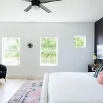 6 Bed With En Baths, Host Up To 20, Rooftops, Parking, Gourmet Kitchens, Cozy Living Spaces, Skyline Views & Fire Table, Near Downtown, Distilleries & Marathon Village, High-speed Wi-fi, 24hr Hospitality