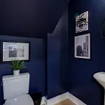 Stylish 4 Bed, Skyline Views From Rooftop, Garage , Gourmet Kitchen, Cozy Living Space, Dedicated Parking, Near Distilleries, Marathon Village & Nightlife, Chic Skyline Views, Great For Groups, 24 Hour Hospitality Holiday home Nashville