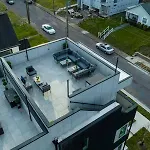 Stylish 4 Bed, Skyline Views From Rooftop, Garage , Gourmet Kitchen, Cozy Living Space, Dedicated Parking, Near Distilleries, Marathon Village & Nightlife, Chic Skyline Views, Great For Groups, 24 Hour Hospitality *