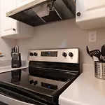 Minutes To Broadway - 2 King Beds With Optional Garage Parking