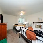 Bright & Cozy 2br Family Sleeps 6 With Private Balcony And Optional Parking Near Centennial Park & Broadway