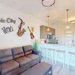 Stay Awhile In Music City #302