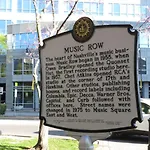 Apartment Platinum On Music Row Renovated And Near Downtown Nashville