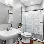 Platinum On Music Row Renovated And Near Downtown Apartment *