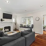Platinum On Music Row Renovated And Near Downtown Apartment