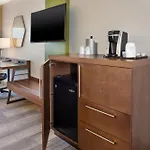 Express Airport By Ihg Hotel