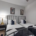 Paramount - Odyssey - Heart Of Midtown