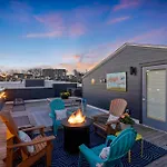 Dolly Partyon - Downtown Views - Rooftop - Groups