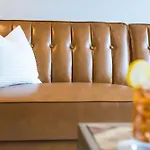 Savanna - Heart Of Midtown - Odyssey At The Park Nashville