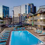 Comfort Downtown - Music Center Inn 4*