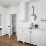 Walk To Belmont, 12 South With Private Patio And Garage