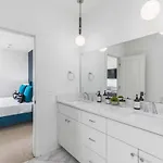 Walk To Belmont, 12 South With Private Patio And Garage *