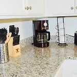 Beautiful Condo,minutes From Broadway Sleep 6! * Nashville