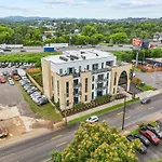 Legacy Nashville-Skyline Views-1 Mile To Broadway-Free Private Parking