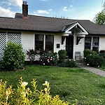 Nashville Fatherland Cottage