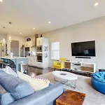 Holiday home Archer Manor