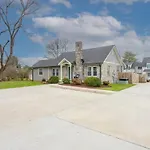 Beautiful Cottage In Donelson Close To Opryland