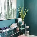 Relax Into Urban Chic At A Textured East Holiday home