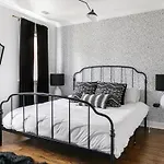 Relax Into Urban Chic At A Textured East