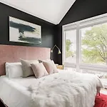 Relax Into Urban Chic At A Textured East * Nashville