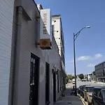 Relaxing Home In East Nash Walk To Shops And Cafes