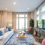 2 Miles To Broadway W Rooftop Deck Grill & Garage Holiday home