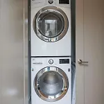 Holiday home 2 Miles To Broadway W Rooftop Deck Grill & Garage *