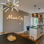 Walkable Hotspot Bars Nearby Broadway Close Holiday home Nashville