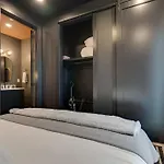 Luxury Balcony Retreat • Near Broadway Apartment