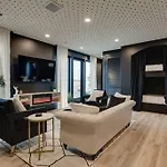 Luxury Balcony Retreat • Near Broadway Apartment *