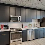 Luxury Balcony Retreat • Near Broadway Apartment Nashville