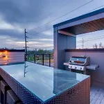 Holiday home Beautiful 3 Bedroom! Near Broadway-12th S-gulch