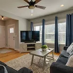 3 Bedroom Home- Huge Yard For Pets 4 Miles To Broadway Holiday home Nashville