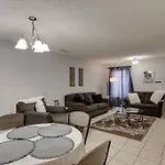 Apartment Lovely 2 Bdr With Balcony 2m To Broadway