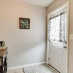 Lovely 2 Bdr With Balcony 2m To Broadway Apartment *