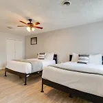 2 Bdr With Free Parking! 2M To Broadway!