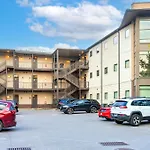 Music Row W Free Parking