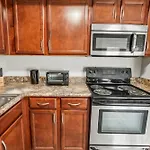 Brentwood D6 I Cozy & Comfy I 2Bd I Free Parking