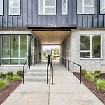East Cozy Retreat Apartment