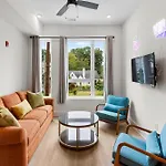 Apartment East Cozy Retreat *