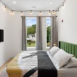 Apartment East Cozy Retreat *