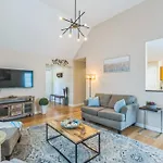 New Oasis 2 Miles From Music Row Nurse City