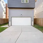 Ultimate Bach 10Min To Dt Ig Walls Every Room