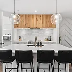 Walk To 12 South And Belmont With Garage Firepit And Patio Nashville
